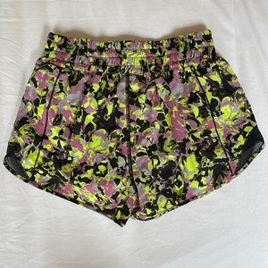 lululemon hotty hot high rise lined running shorts 2.5 inch size 6